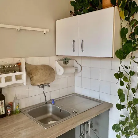 Beautiful T2 With Balcony Near Downtown *
