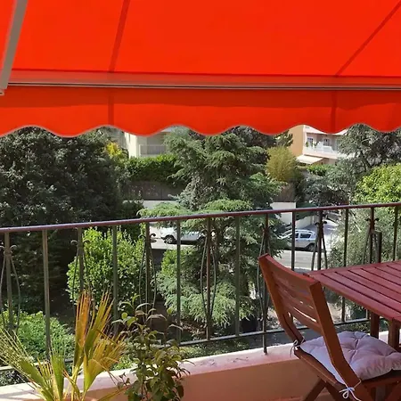 Beautiful T2 With Balcony Near Downtown 니스