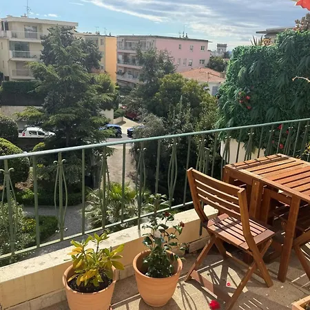 Beautiful T2 With Balcony Near Downtown Daire *