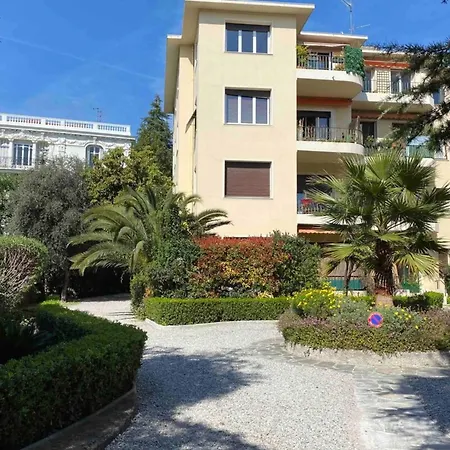 Beautiful T2 With Balcony Near Downtown